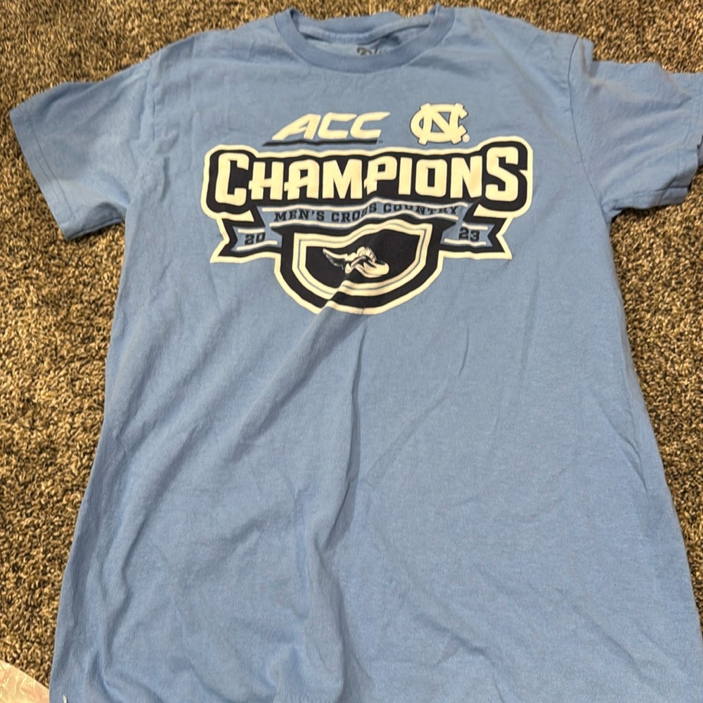 UNC men’s cross country shirt